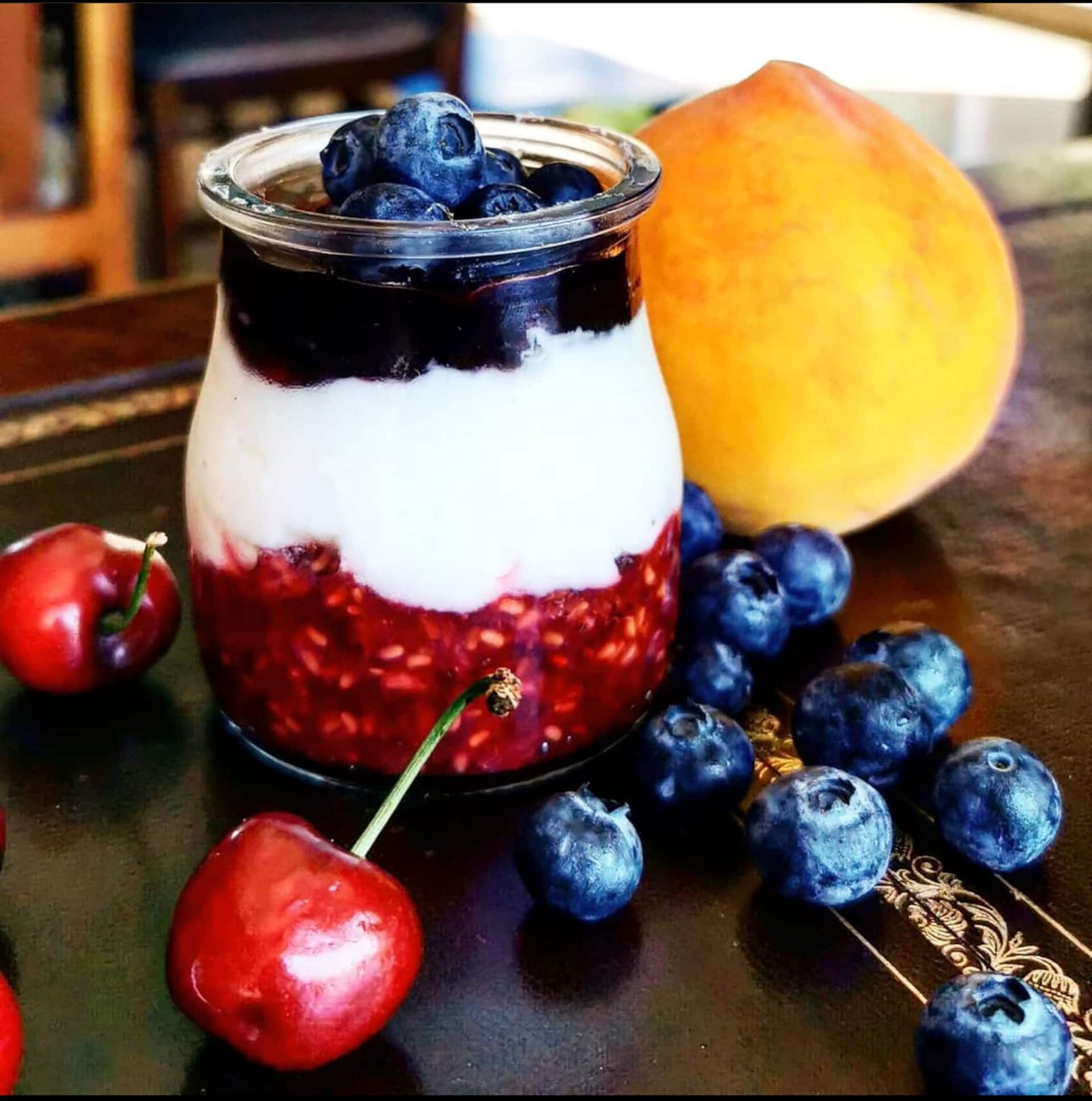 Fruta fresca y yogur